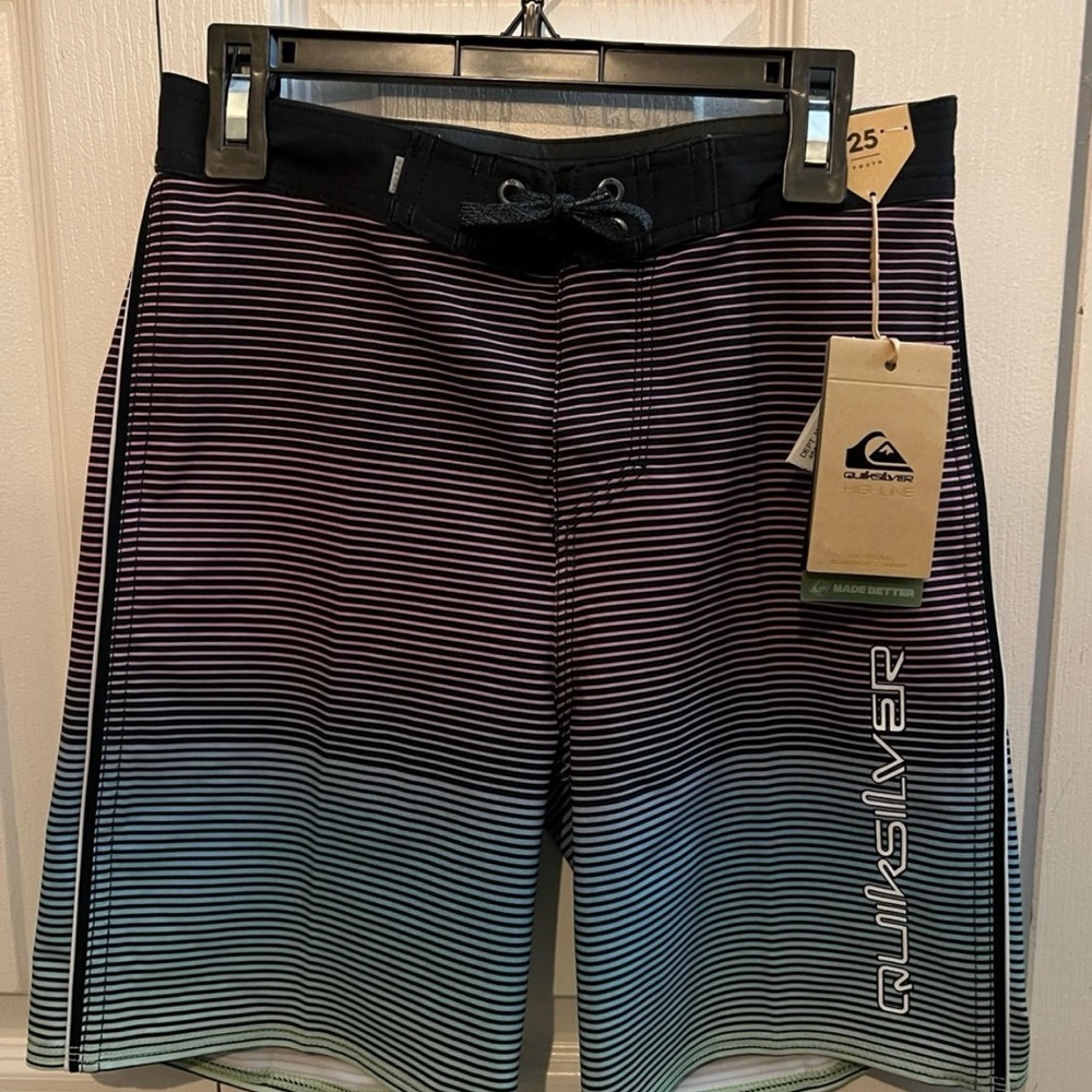 NWT Boys Quiksilver Highline Board Surfsilk Size 25 waist or size 10